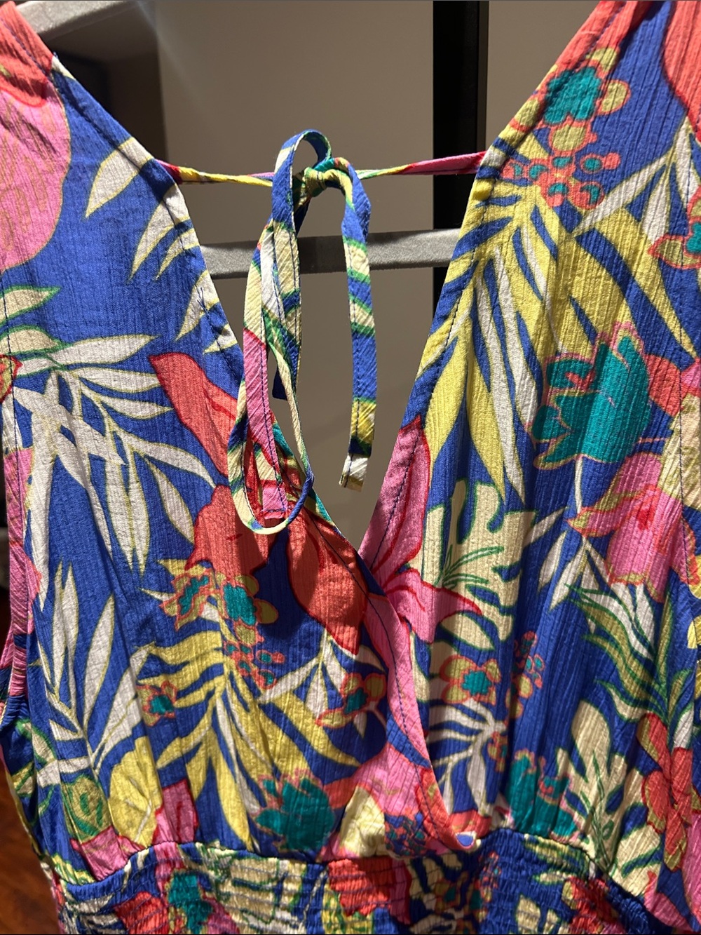 Easel Floral Tie-Back One-Piece Dress in Blue - Picture 4 of 5